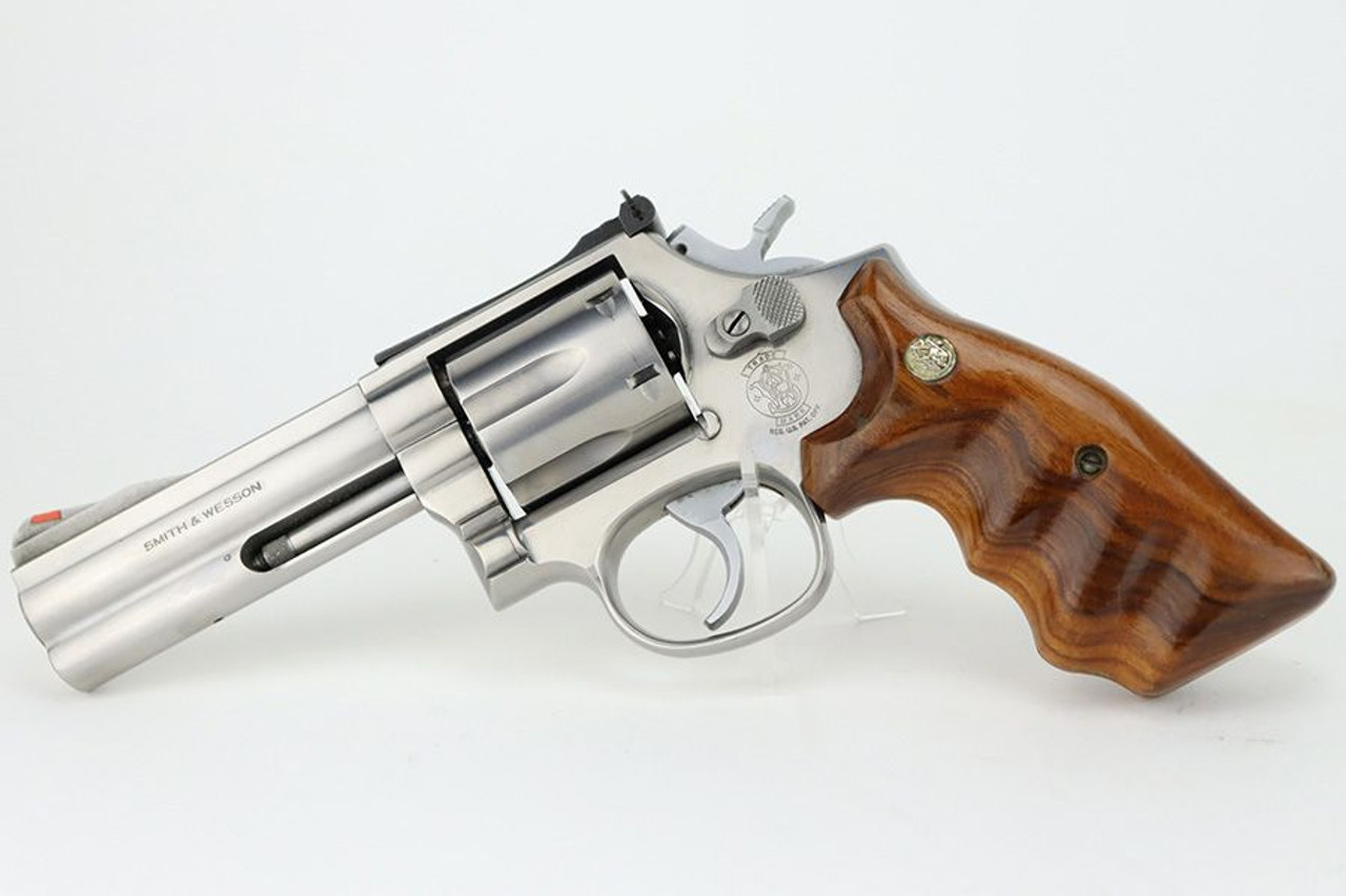 Smith & Wesson 686-3 Revolver - 1