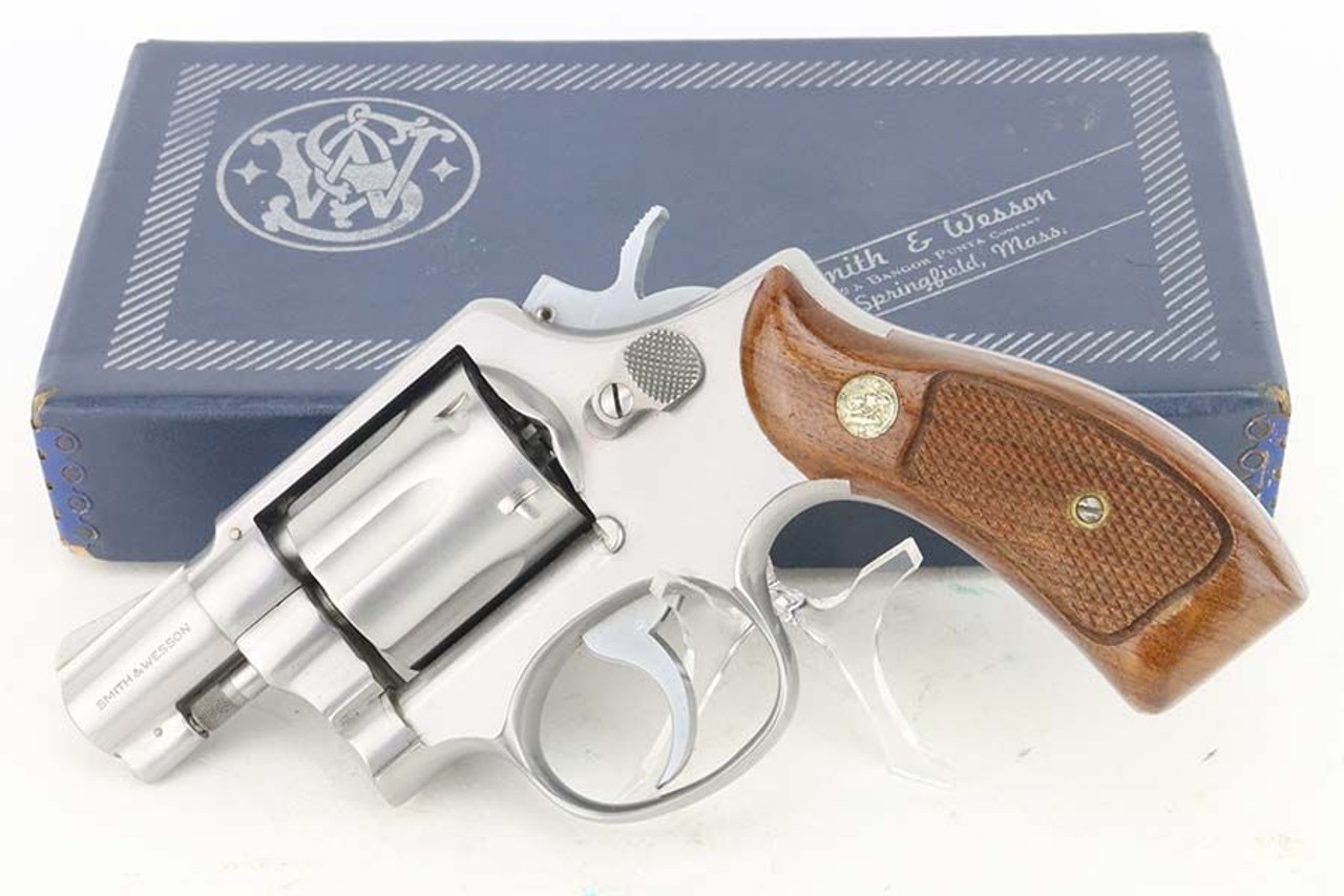 Clean S&W Model 64 w/ box - 1