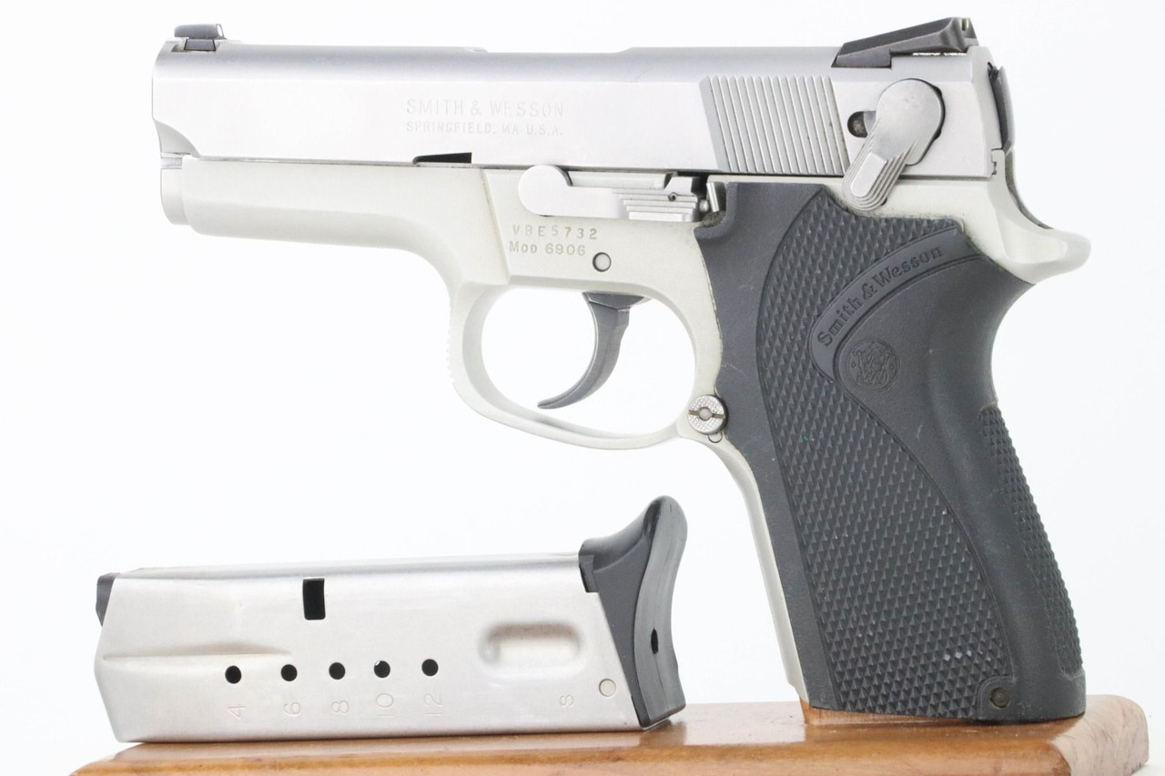 Smith & Wesson Model 6906 - 1