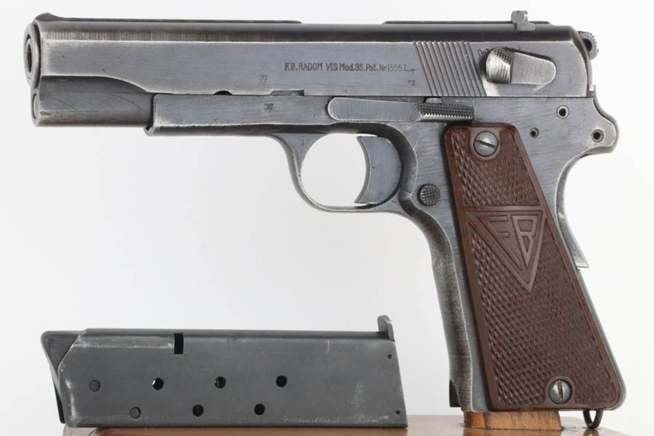 Excellent Nazi Radom VIS 35 - Scarce Red Grips - 1