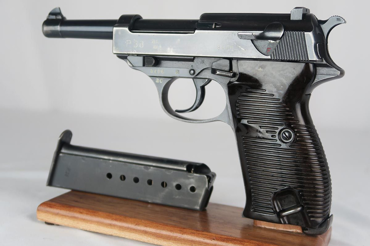 Walther P.38 - 1st Variation ac 41 - Matching Magazine - 1