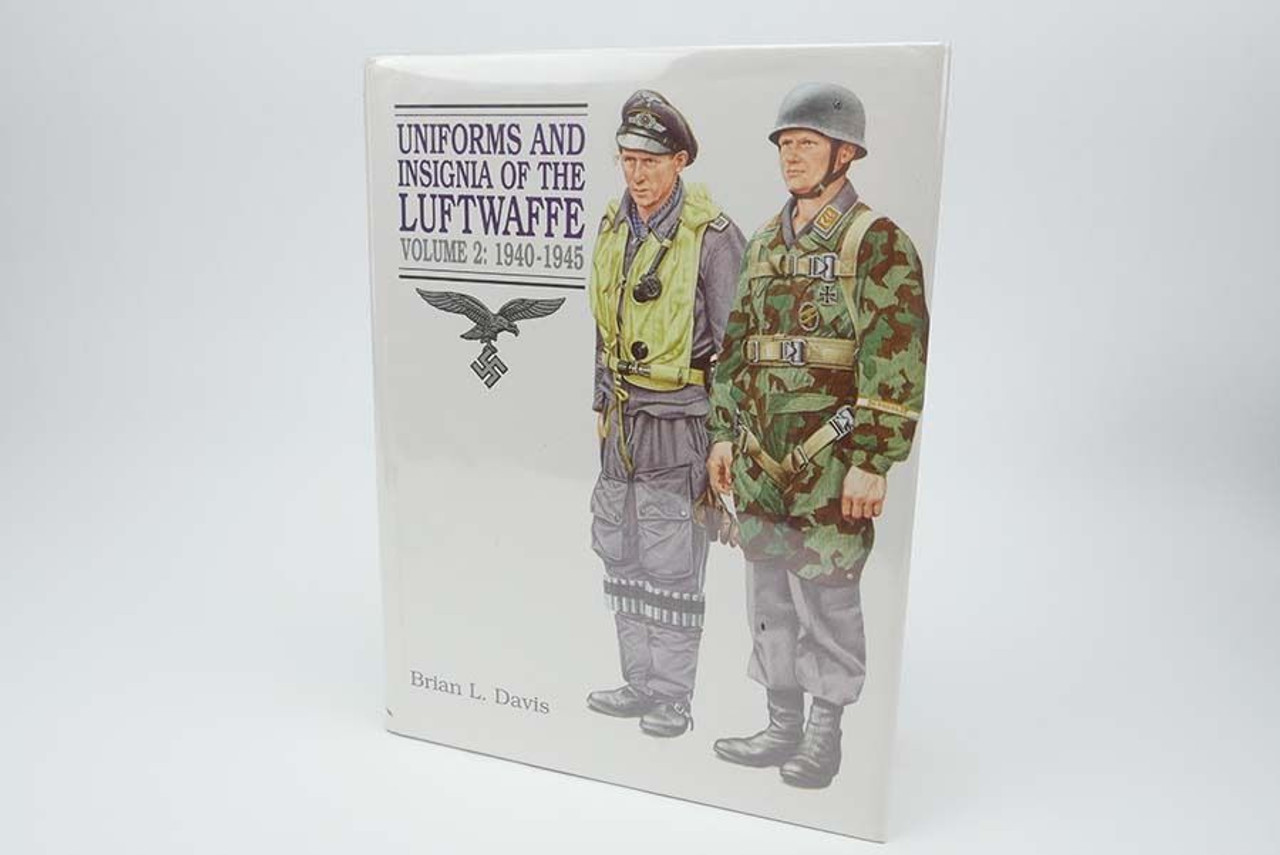 Uniforms and Insignia of the Luftwaffe Vol. 2: 1940-1945 - 1