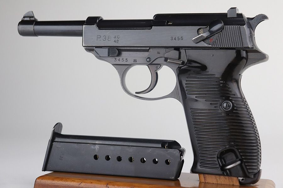 Minty 1942 Walther P.38 - Matching Magazine - 1