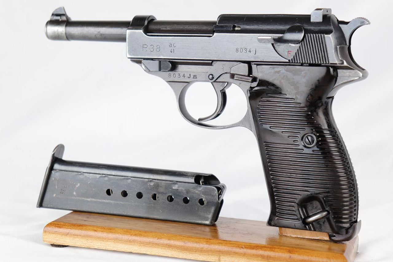 Walther P.38 - 3rd Variation ac 41 - Matching Magazine - 1