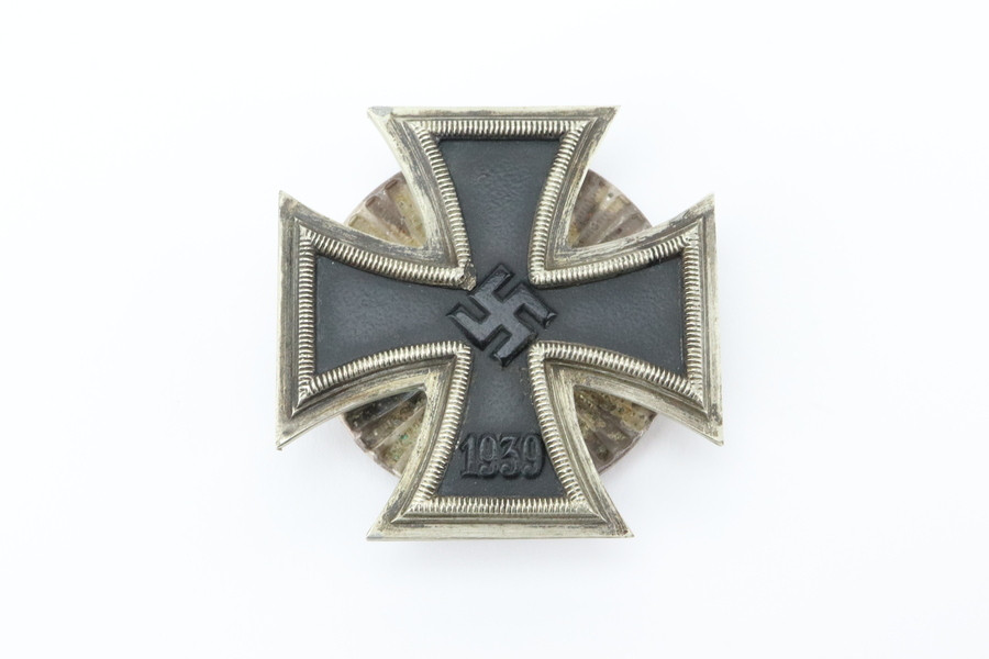 German Iron Cross 1st Class Screwback - L/10 Maker - photo 1 of 3