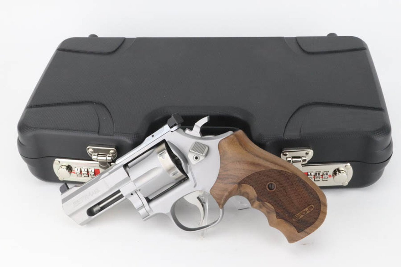 SOLD - Stunning, Cased Spohr L562 Revolver