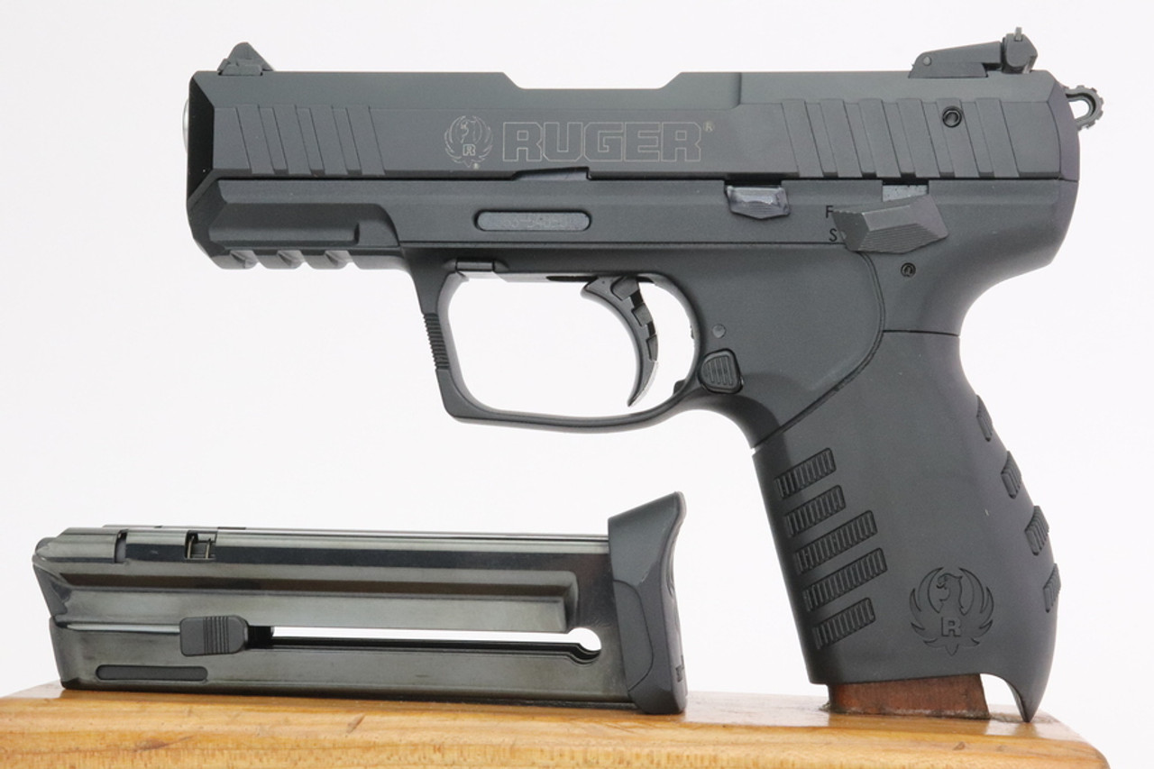Excellent Ruger SR22 - .22 LR