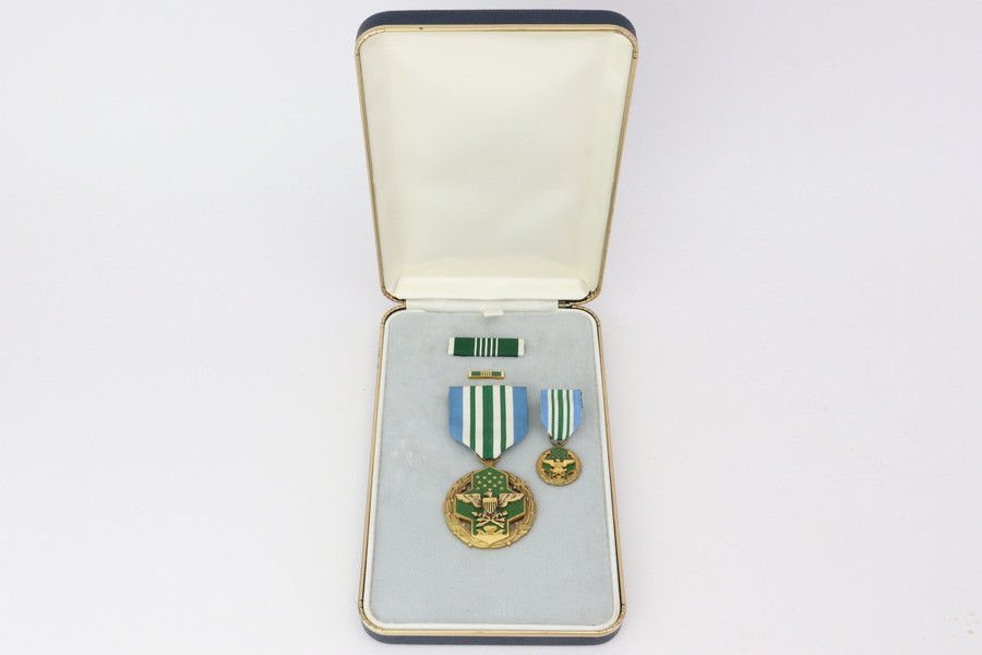 Joint Service Commendation Medal - Complete Set - photo 1 of 7