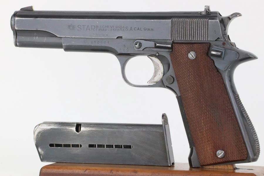 1951 Star Model A Super pistol - left side with magazine