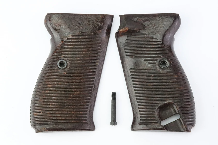 Late Production Reddish-Brown WWII P.38 Grips and Screw - photo 1 of 2