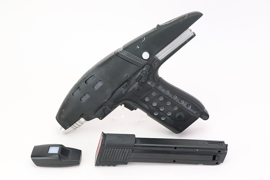 Master Replicas Starfleet Assault Phaser - photo 1 of 8