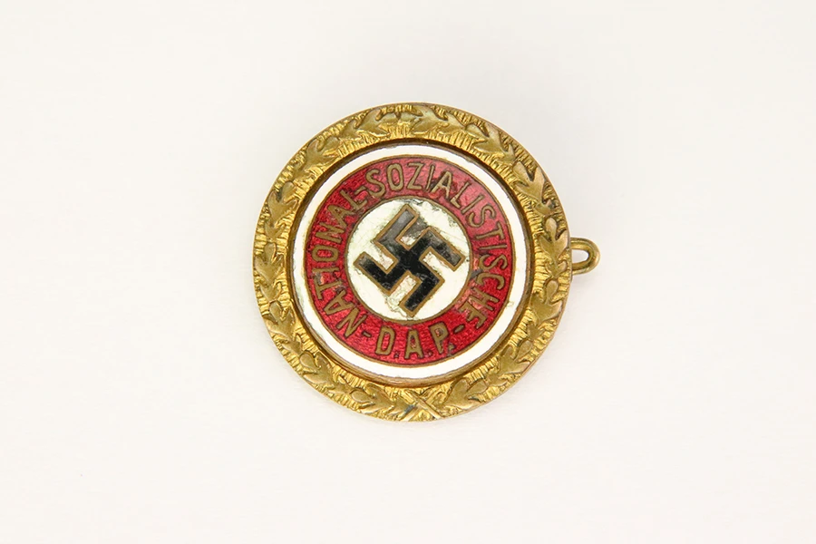 Nazi Party Golden Party Badge - photo 1 of 2