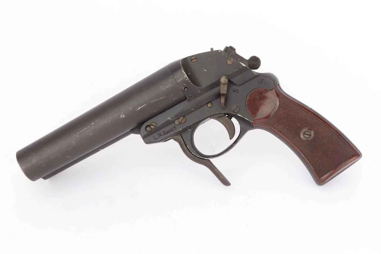 Luftwaffe Double Barrel Flare Gun - photo 1 of 13