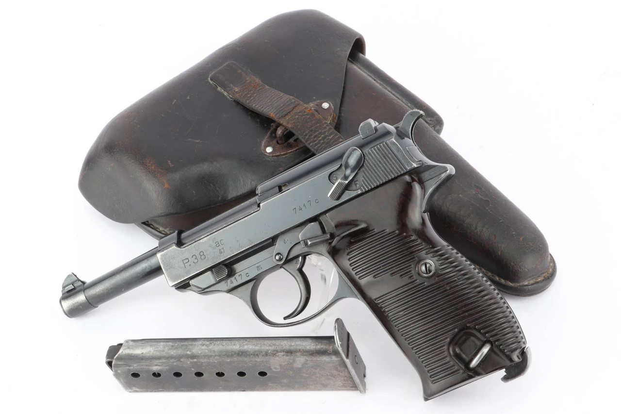 Second-Variation AC 41 Walther P.38 Rig - Matching Magazine - photo 1 of 18