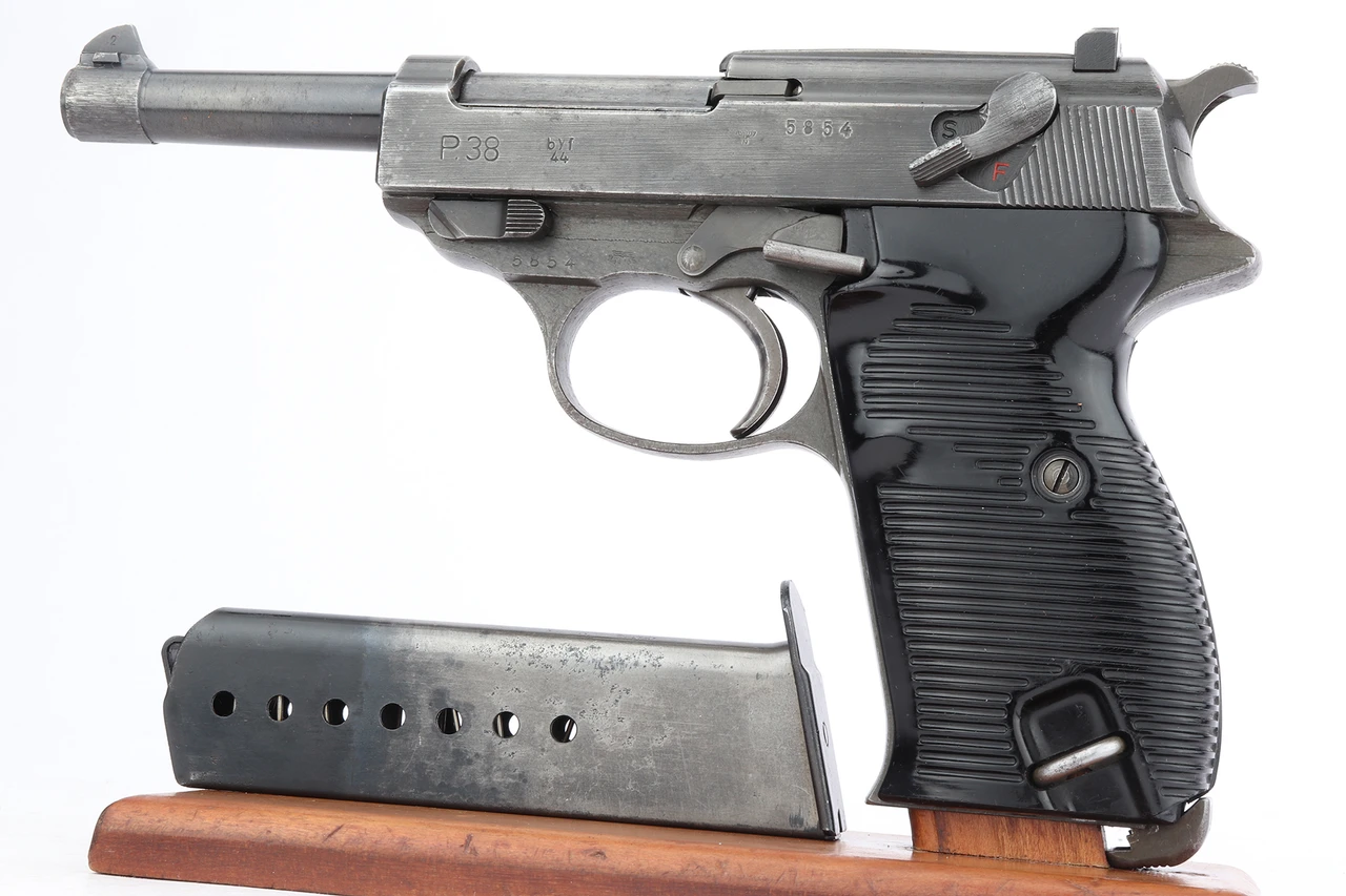 Scarce, Dual-Tone Police Eagle F Mauser P.38 - Factory Error - photo 1 of 10
