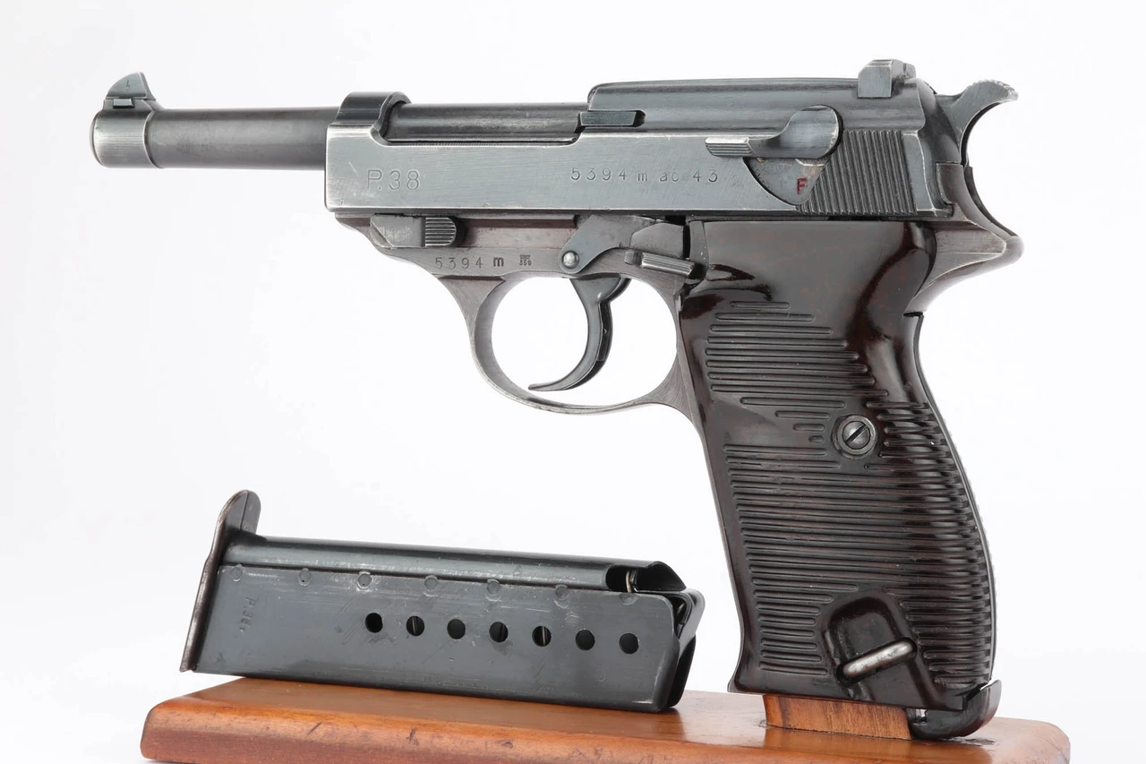 Scarce AC 43 Walther P.38 - Straight Line - photo 1 of 14