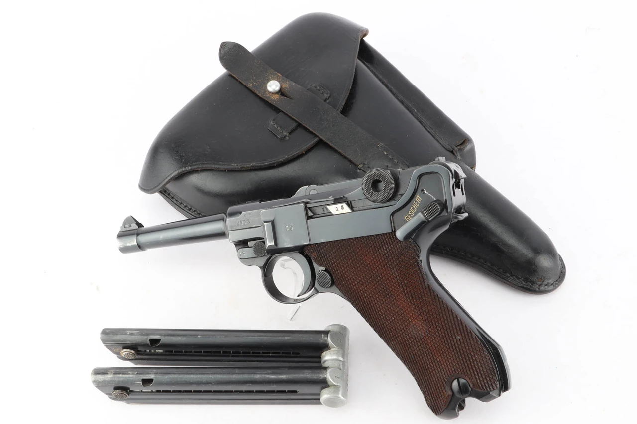 Excellent 1939 Police Eagle/L Mauser Banner Luger Rig - Two Matching Magazines & Holster - photo 1 of 20