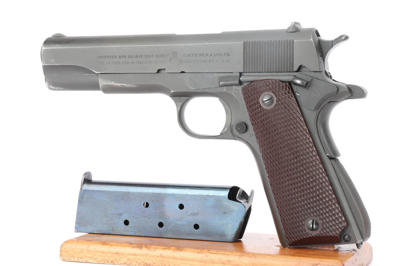 Excellent 1943 Colt Model 1911A1 - photo 1 of 10