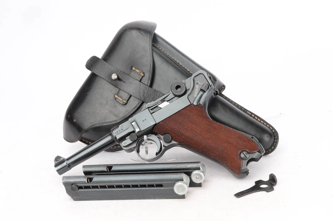 Excellent 1942 Police Eagle/L Mauser Banner Luger - Complete Matching Rig - photo 1 of 25