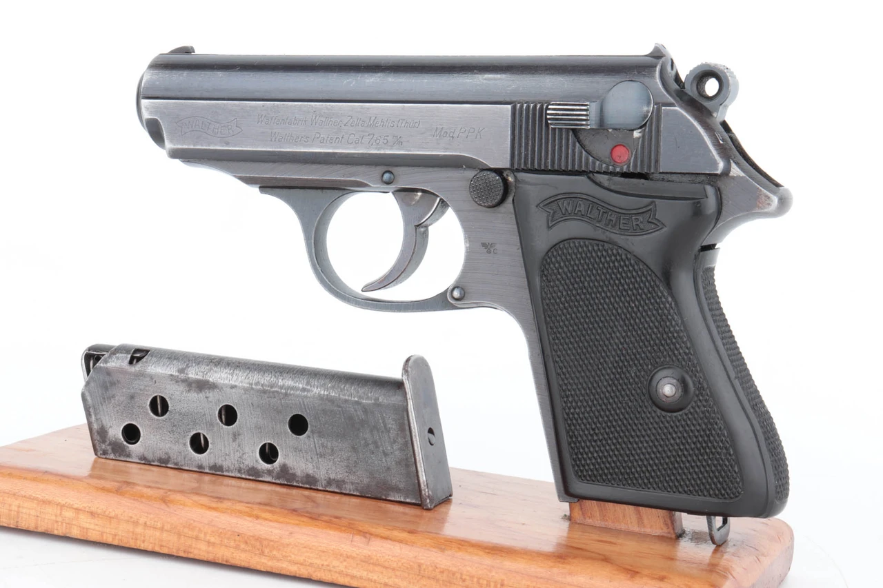 Walther PPK - Police Eagle/C With Black Grip - photo 1 of 9