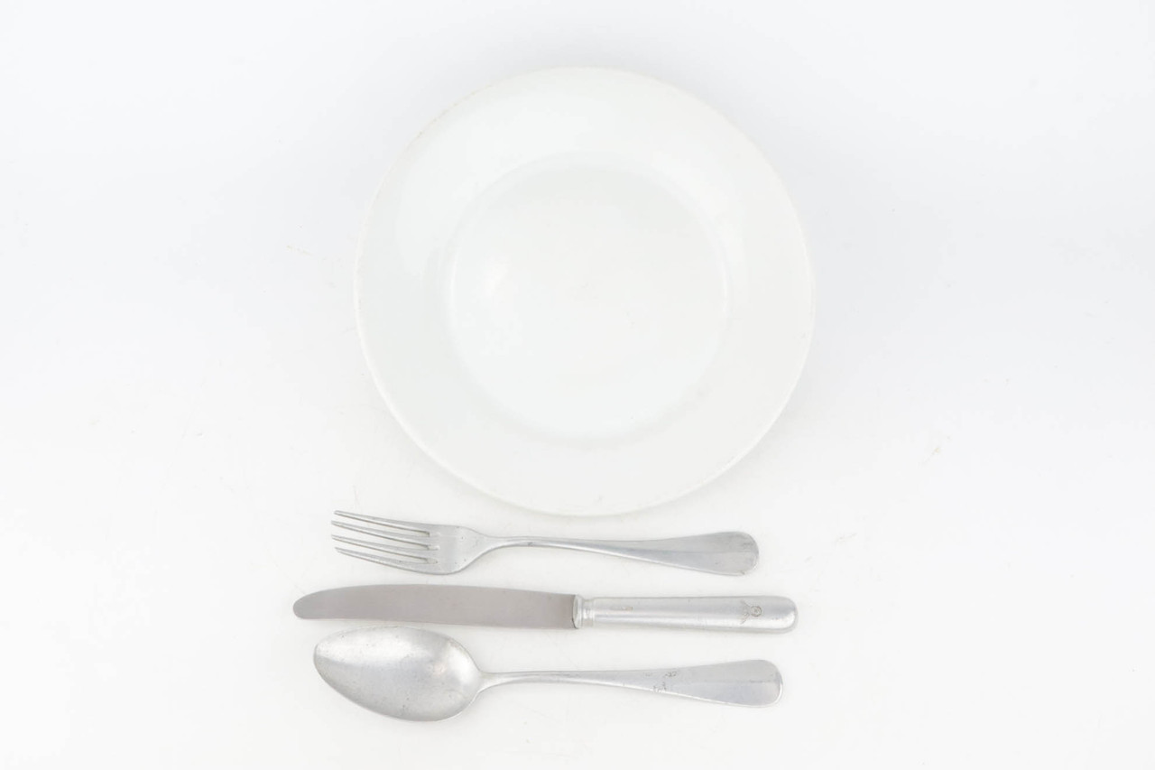 Early Wartime Heer Dining Set - photo 1 of 9