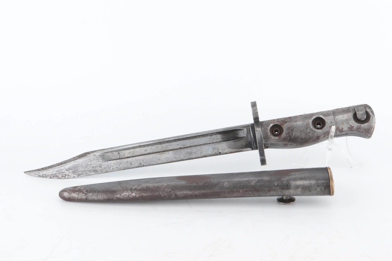 British L1A3 Bayonet - photo 1 of 9