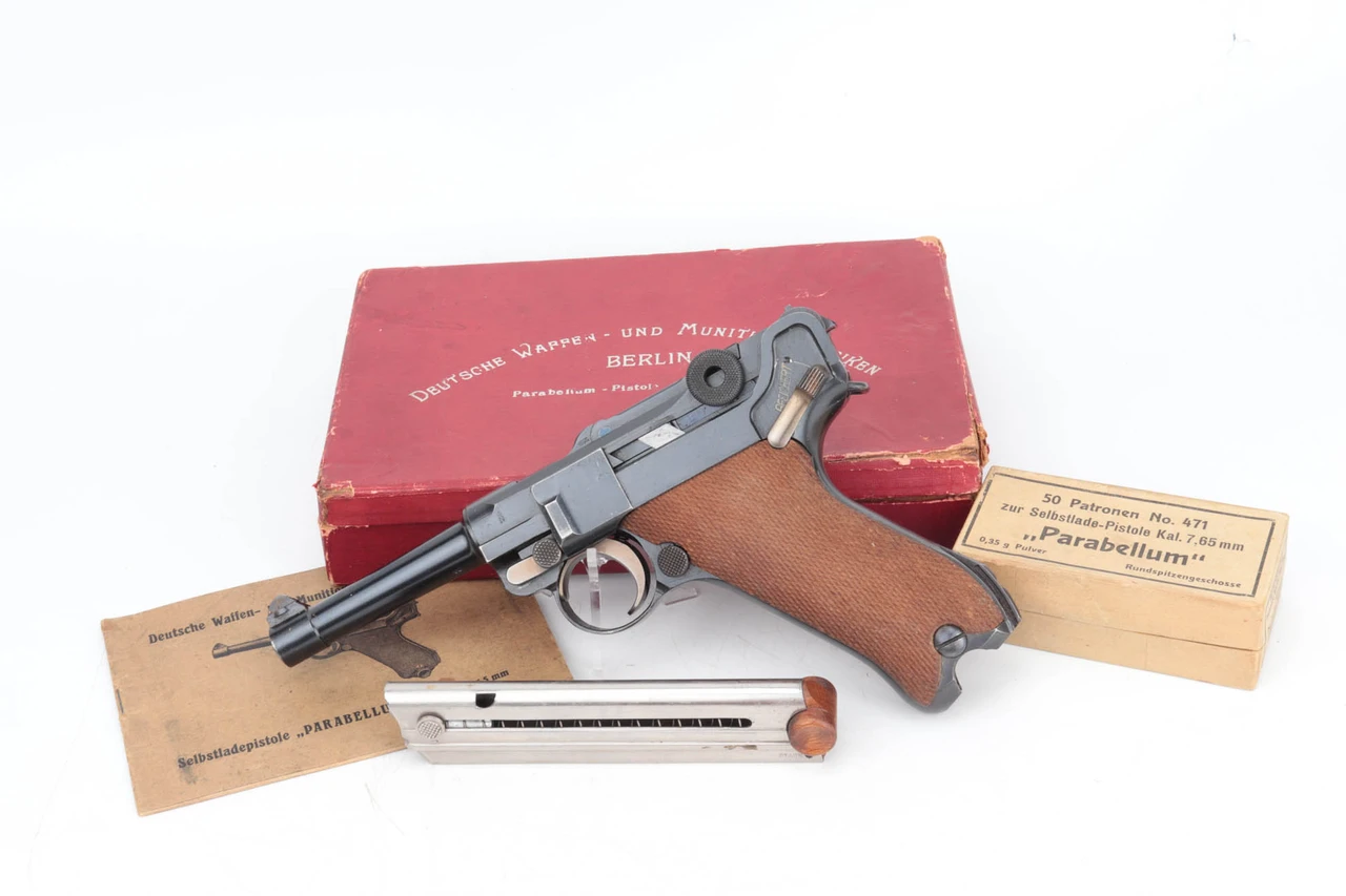 1920s commercial DWM Luger with box - with box