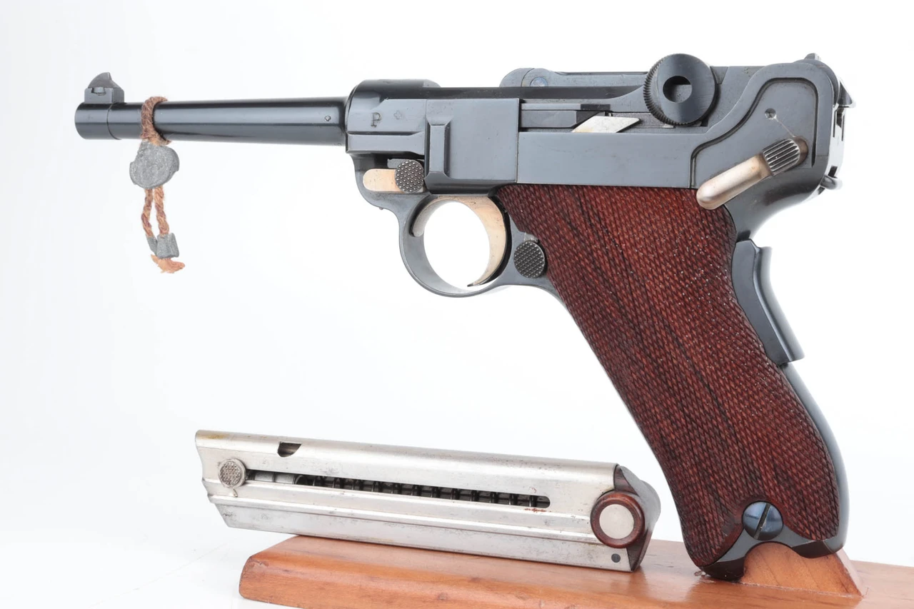 Extraordinarily Rare, Swiss DWM Model 1900 Luger - "A"Suffix - photo 1 of 17