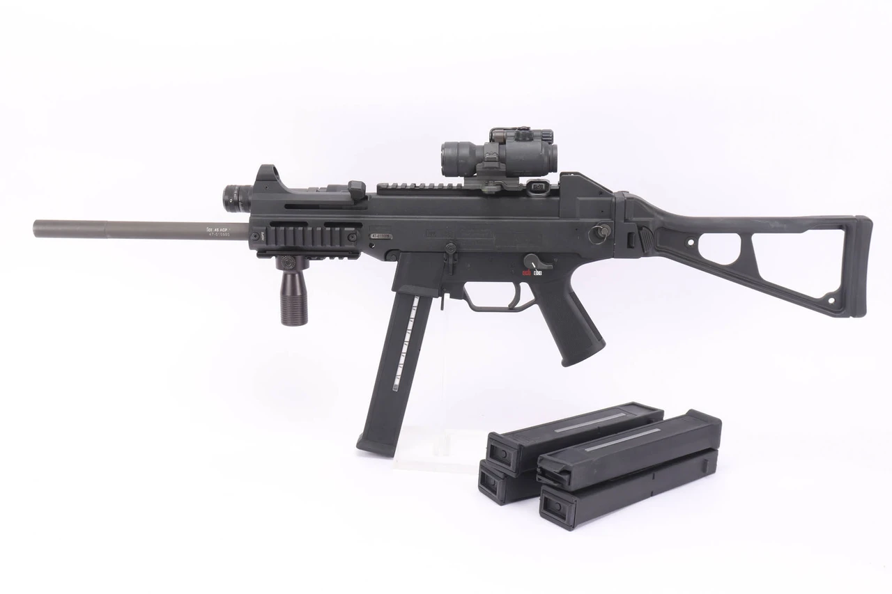 Excellent HK HSC Converted to UMP w/ Aimpoint Comp M2 & Surefire L72 - photo 1 of 26