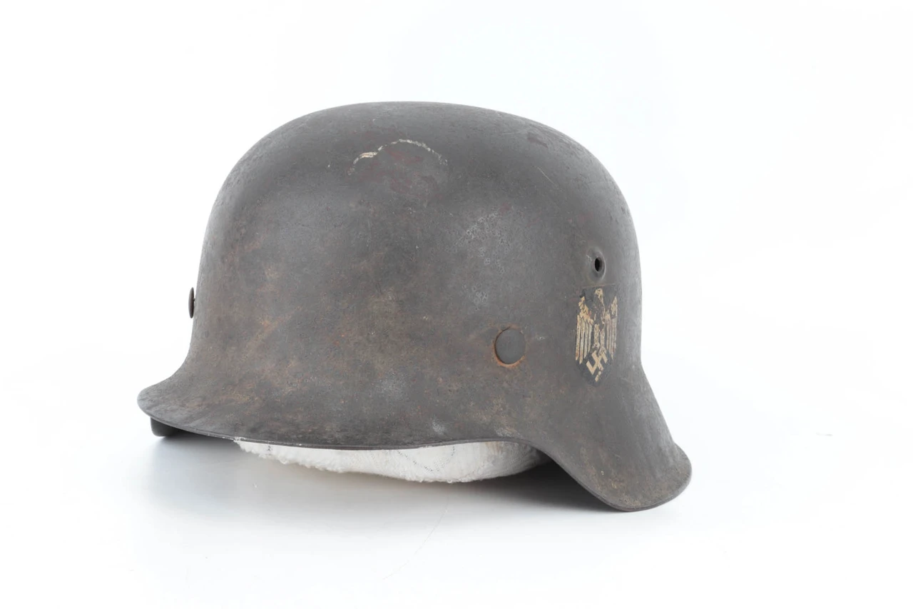 Single Decal M42 Helmet