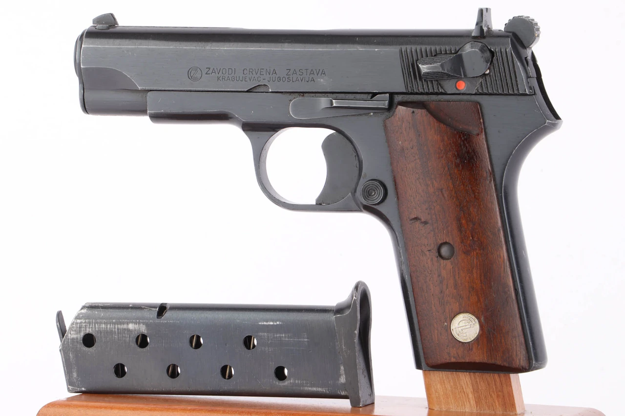 Yugoslavian Zastava M88A 9mm Luger pistol - left side with magazine
