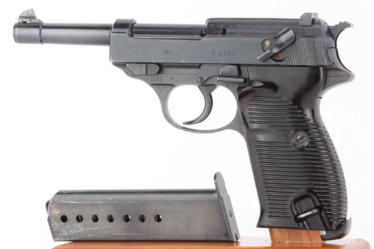 Late-war Spreewerk P.38 - T. Whiteman Collection - photo 1 of 11
