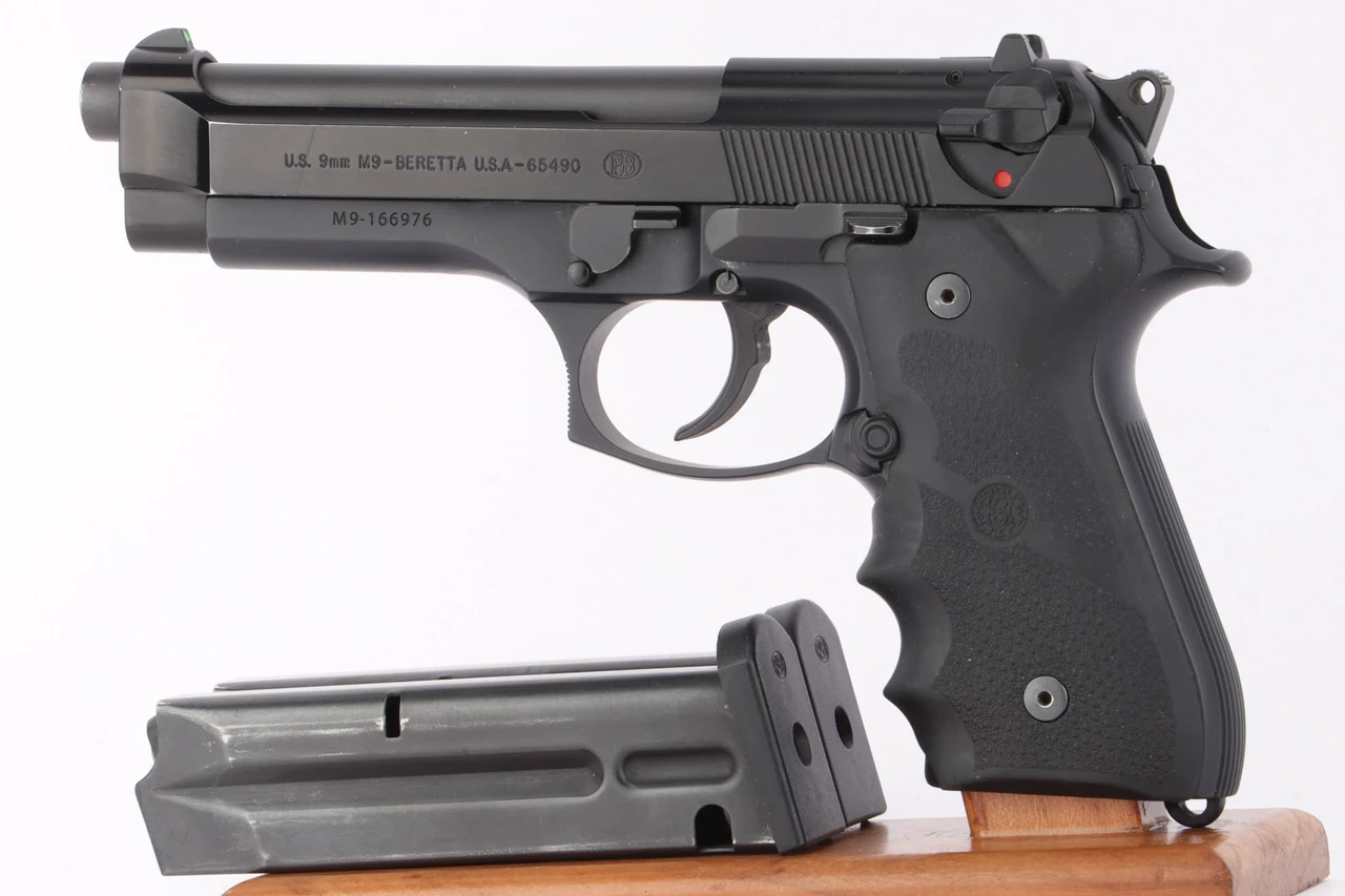 Excellent Beretta M9 - photo 1 of 8