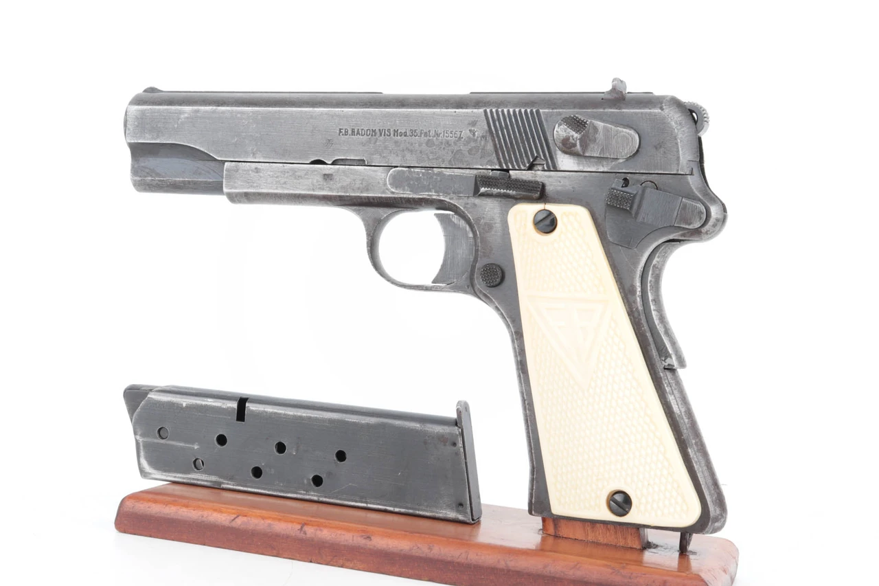 German Army Radom VIS Model 35 - 3-Lever