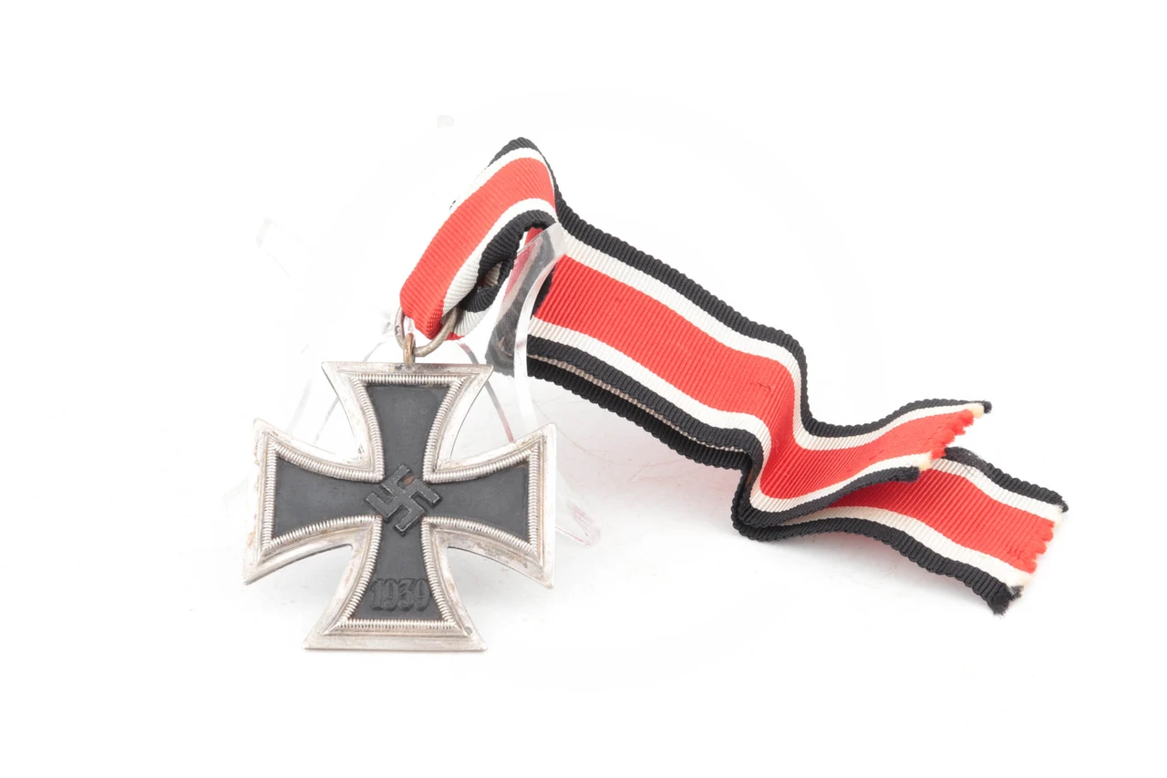 WW2 Iron Cross - photo 1 of 2