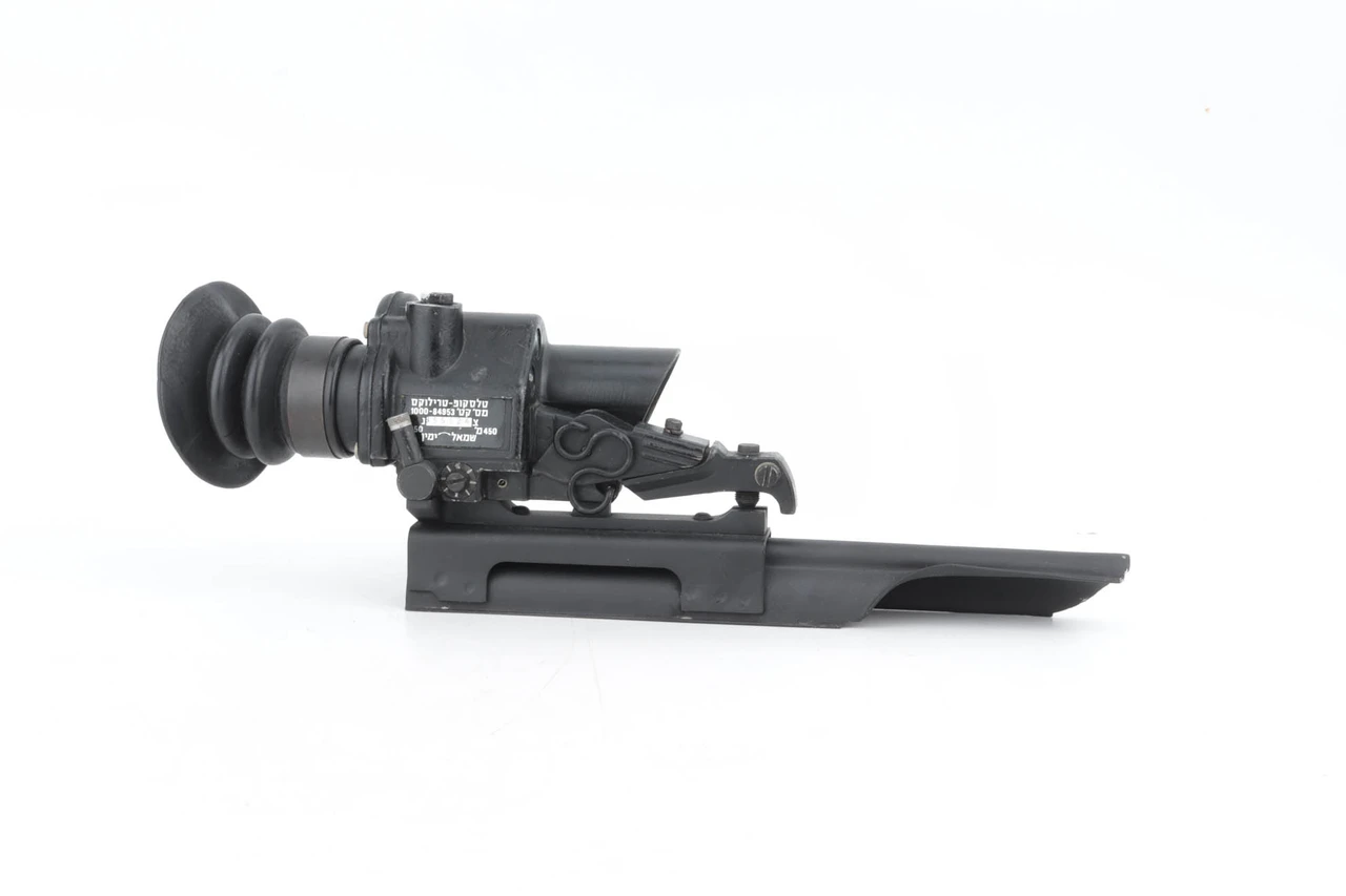 Israeli Trilux Scope with FAL Mount - photo 1 of 6