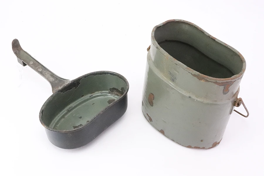 Enameled German Mess Tin - photo 1 of 5