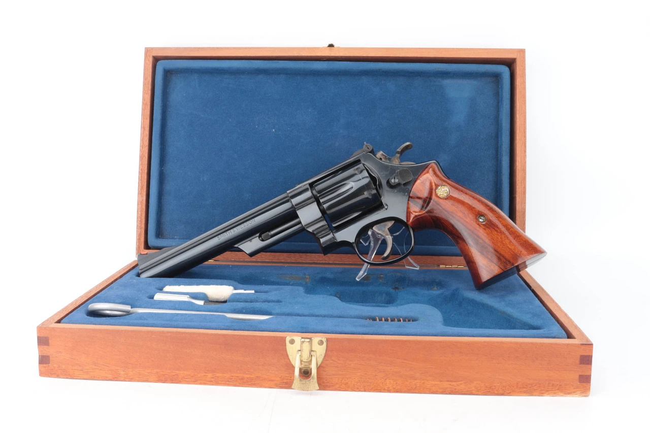 Minty, Cased, 6.5" Smith & Wesson Model 29-2 - .44 Magnum - photo 1 of 11