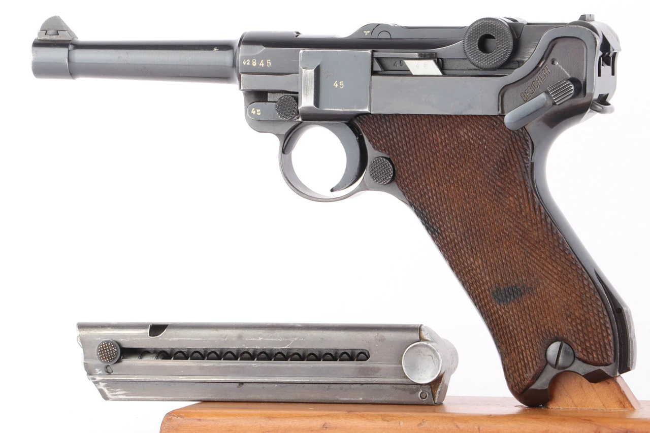 Rare, Interesting 1940-Dated Mauser Luger - Out of Sequence Gun w/ COA - photo 1 of 15