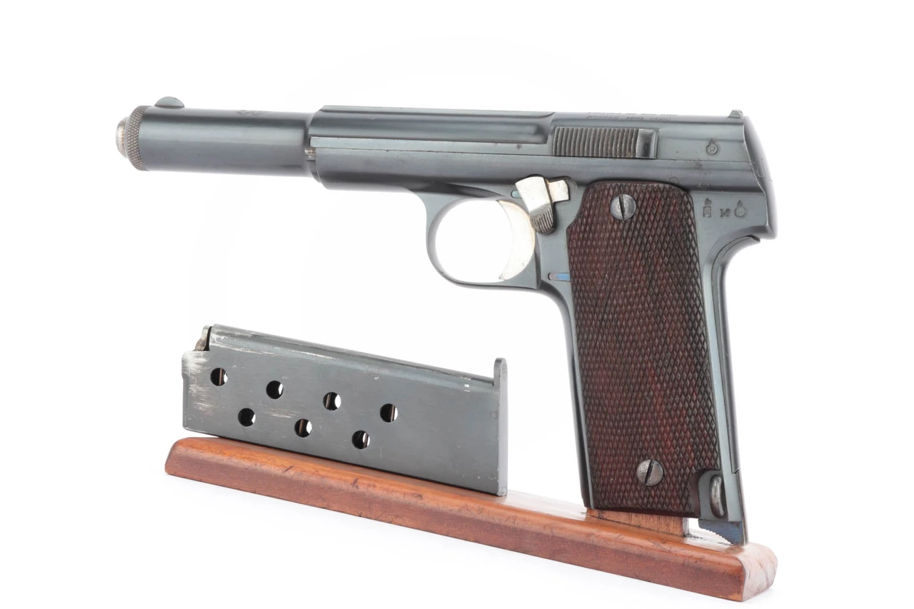 Rare, Minty German Army Astra Model 400 (1921)