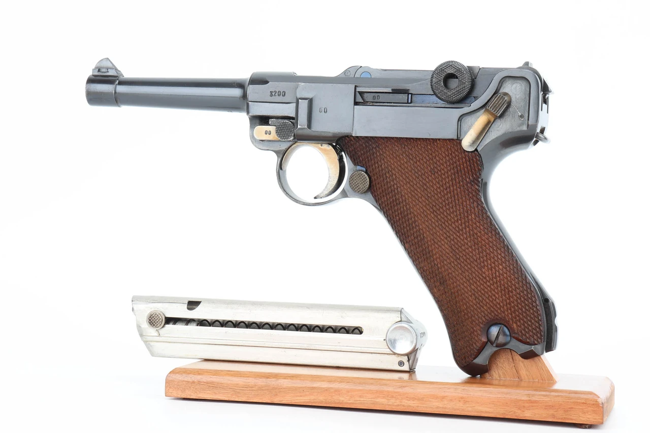 SOLD - 1935 "G Date" Mauser Luger - Matching Magazine