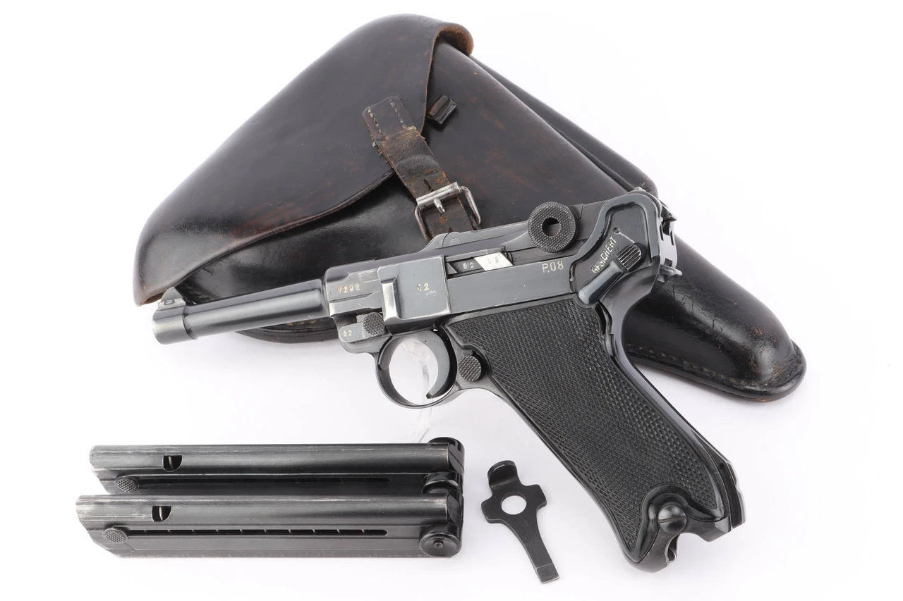 1942 Black Widow Mauser Luger Rig - BYF 42 - photo 1 of 24