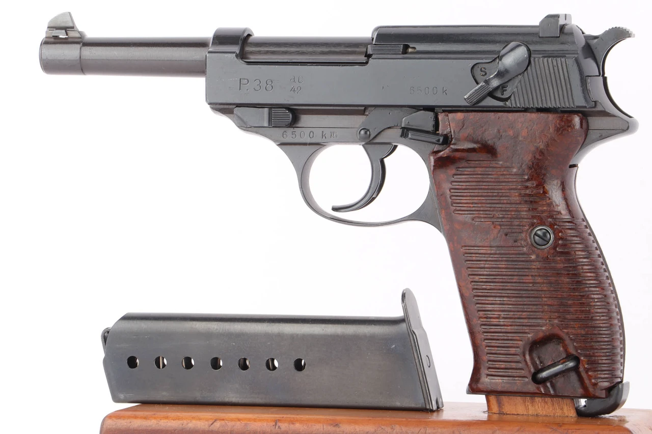 Second Variation AC 42 Walther P.38