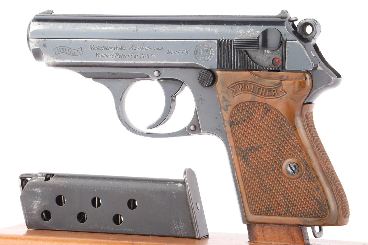 Rare RZM Walther PPK - left side with magazine