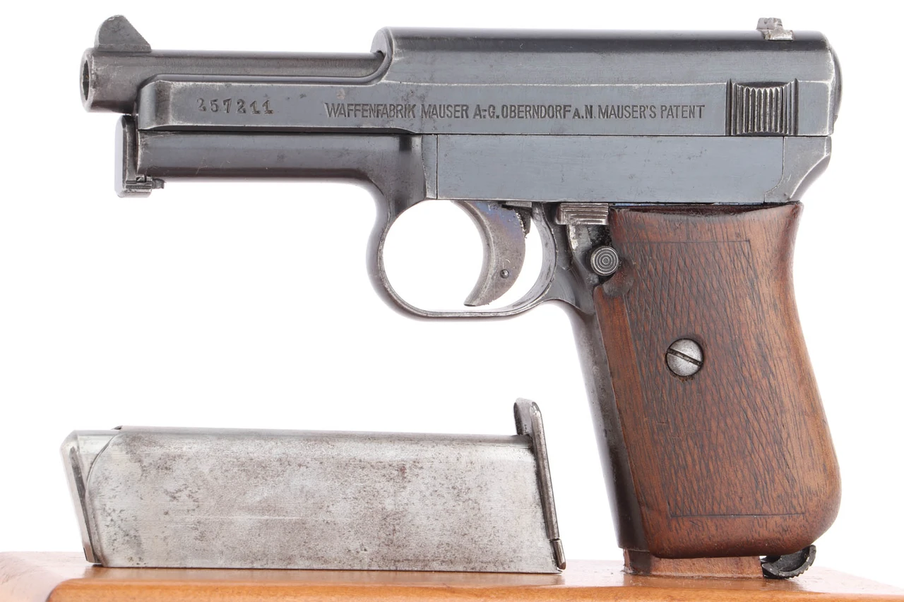 Weimar police Mauser Model 1914 7.65mm pistol - left side view with magazine
