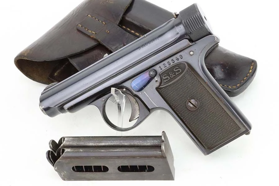Sauer Model 1913 7.65mm rig - shown with police-style leather holster and two magazines