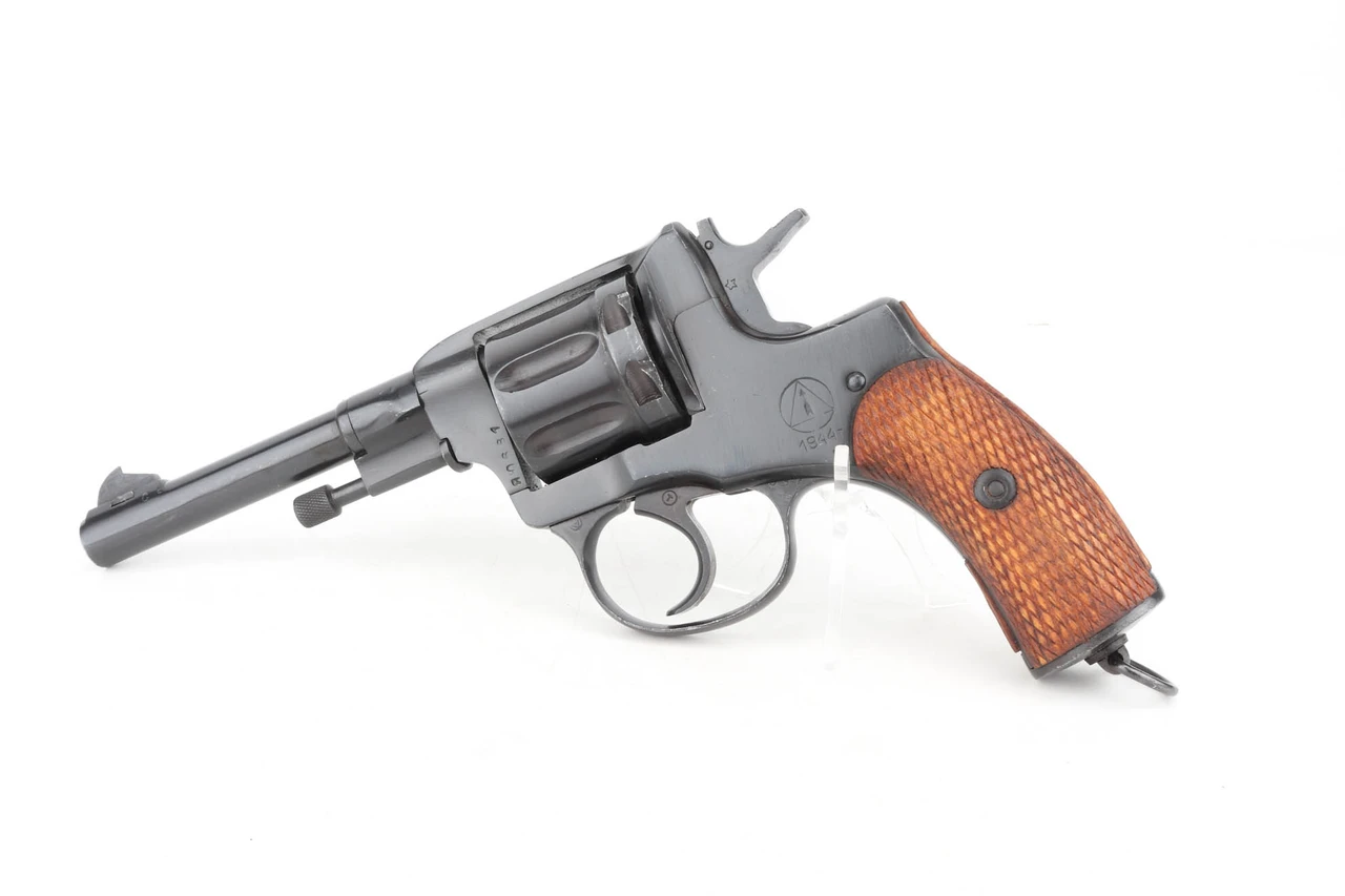 1944 Izhevsk M1895 Nagant 7.62x38r revolver - right side view