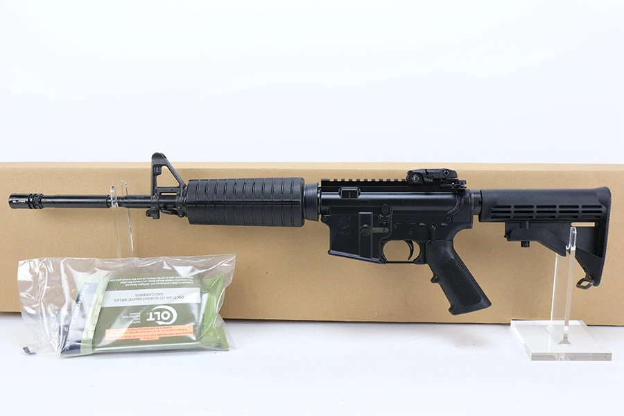 Colt M4 Carbine CR6920 - with box and accessories