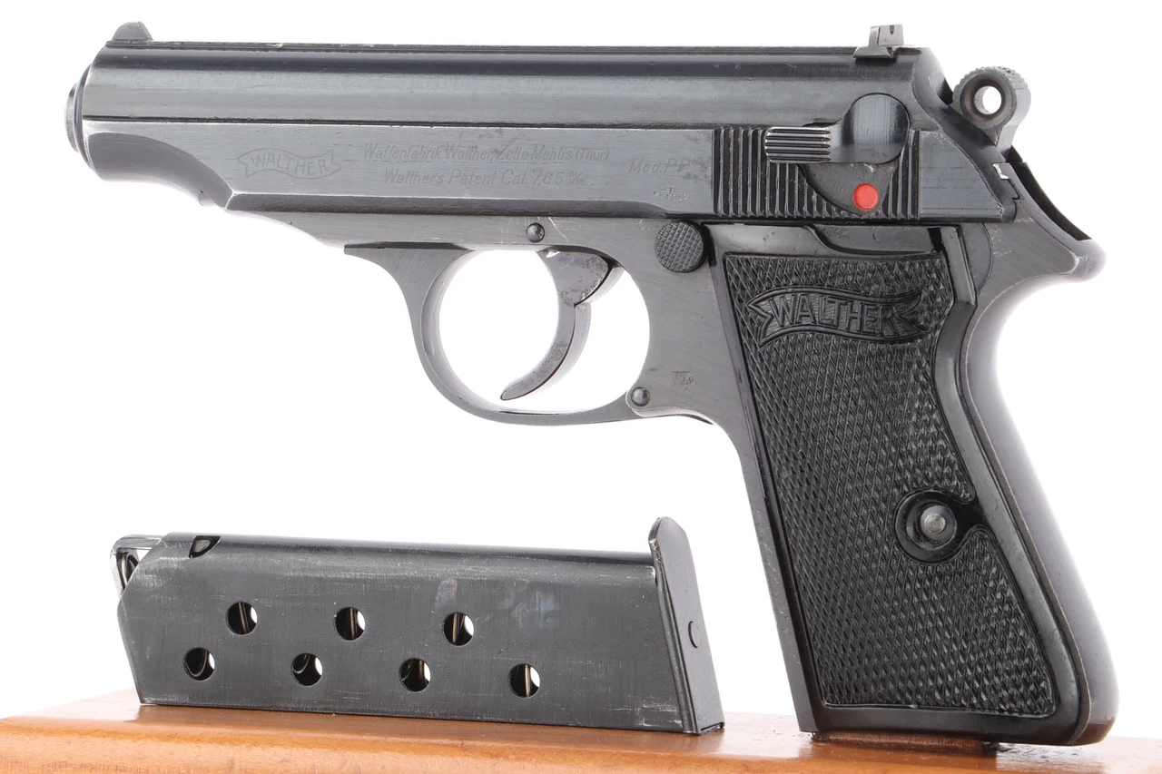 1944 Waffen Walther PP .32 ACP pistol left side with magazine
