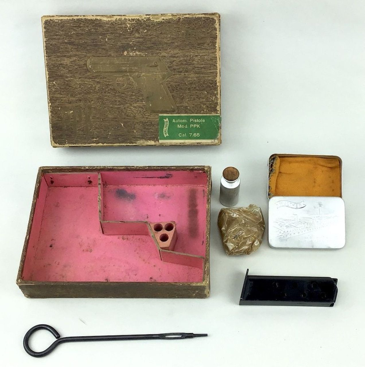 Early WW2 PPK Box With Extras - 1